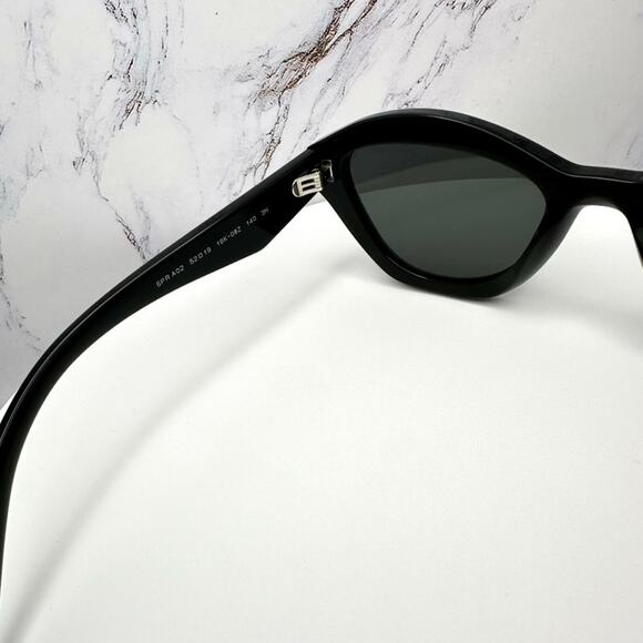 New PRADA Sunglasses Black Butterfly Cat Eye Logo Symbole Logo New - Picture 8 of 16